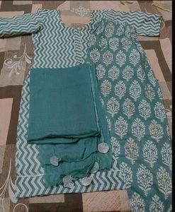 Chic Zigzag Kurta Set with Dupatta – Stylish