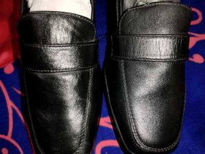 Xoleflex Black Leather Loafers