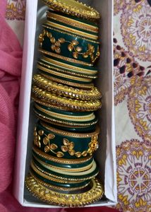 Bottol Green Poshak