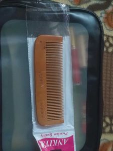 Unique Wood Hair Comb.
