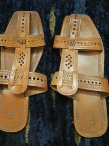 Men Kolhapuri Slippers