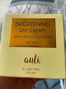 Auli Brightening cream- Spf 20, vit E