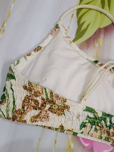 (1200)Floral Smocked Crop Top