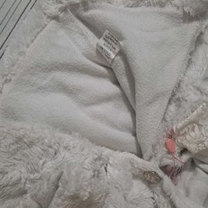 #Free With Coins!Fuzzy White Hooded Jacket