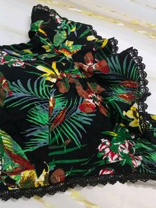 (200)Tropical Print Lace Trim Top
