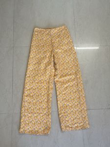 Floral Wide leg Pants 💛