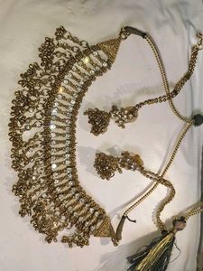 Vintage Rhinestone Gold Tone Necklace