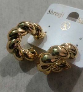 Gold Twist Hoop Earrings