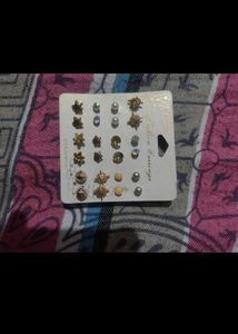 Stud Earring Set With Headphones