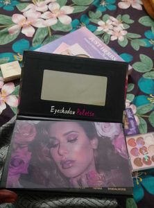 Eyeshadow Palette with Mirror