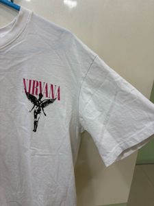 White Graphic Print T-shirt