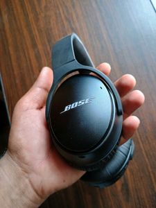 Bose Quiet Comfort QC 35 AnC Headphones .