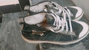 Mens Shoes For Sale .9 No.Very Good In Condition