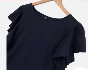 Uniqlo Ruffle Sleeves Top
