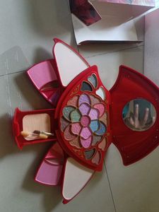 TIYA Fashion Make-Up Kit