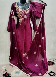 Golden Stone Embroidery work Kurta Set Size issue