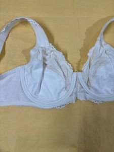 WHITE BRA NEW