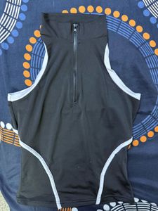 Chic Zip Up Black Fitted Top