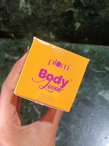 Plum Body Mist ( Smokin Vanilla ) 😍♥️🫠