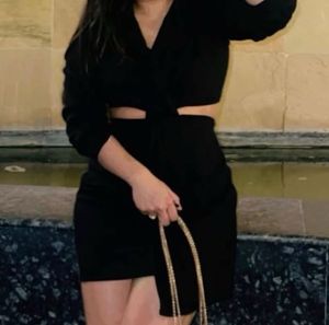 Shirt collar dress with cutout