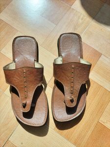 Metro Men Leather Chappal 🚇