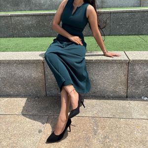 Chic Sleeveless Midi Dress