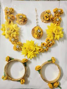Haldi Mehandi Jewellery Set