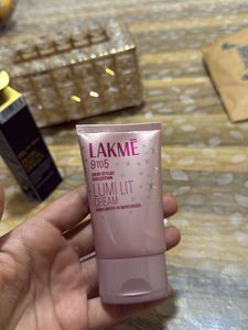 Lakme Lumi Lit Cream Highlighter