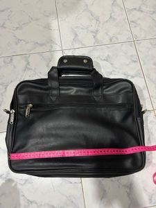 Premium Laptop Bag with 5 Chains and Compartmen