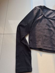 Black Long Sleeve Crop Top