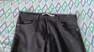 Roadster Black Straight Fit Jeans