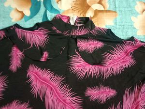 Chic Feather Print Cold Shoulder Top