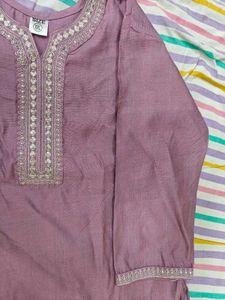 (New)Elegant Mauve Embroidered Kurta