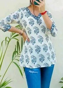 Set of 3 Women&#39;s Kurtas