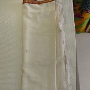Beautifull White Colour Saree Flower Design.