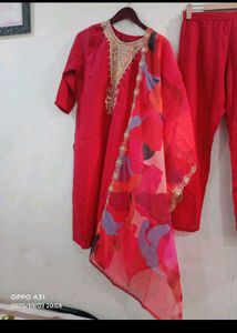 beautiful suit with organza dupatta
