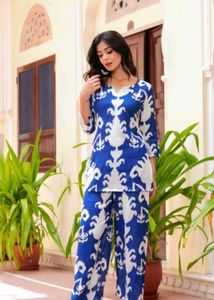 Blue &amp; White Printed Lounge Set