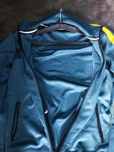 Nike Jacket - Stylish &amp; Comfortable