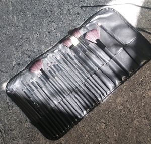 New With Tag 24 Piece Brush