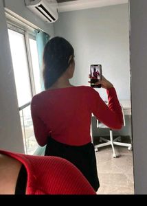 Square.neck Top