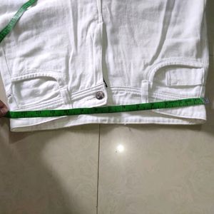High-waisted White Jeans