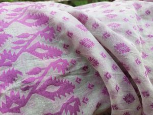 Mauve on White Jamdani Saree