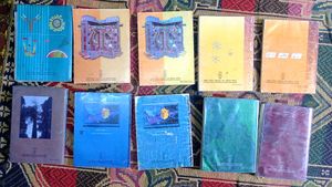 Ncert 11 and 12 book ( pcb ).  Neet Boo