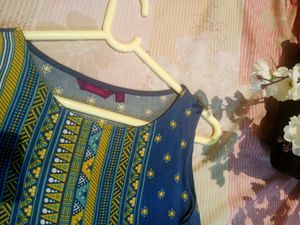 SRISHTI Blue Abstract Printed Straight Kurta - S