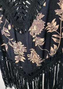 BLACK KNIT &amp; TASSELS  STYLISH TOP