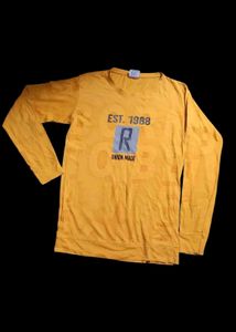 Mustard tshirt