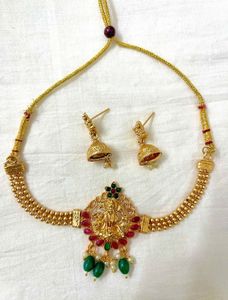 Temple Choker Set