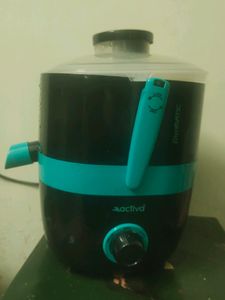 This Is A Brand New Juicer Mixie.With 3 Jars