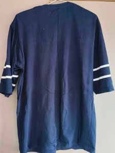 I m Selling an Oversized T-shirt