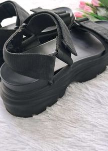 H&amp;M Chunky Soled Sandal